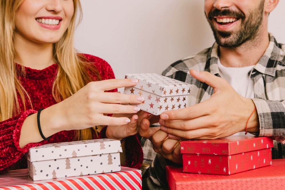 Overcoming Common Gifting Dilemmas: Finding the Right Hampers