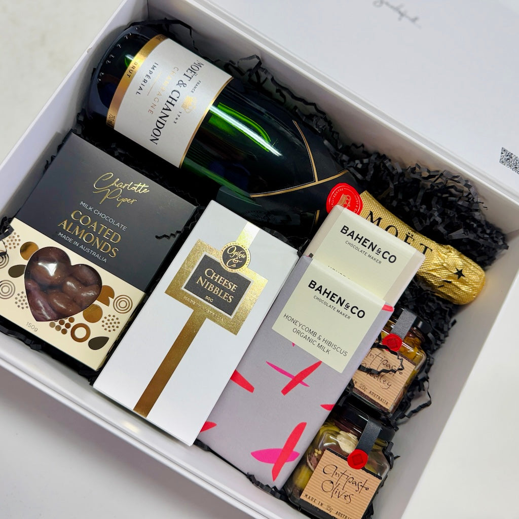 LUXURY MOËT HAMPER