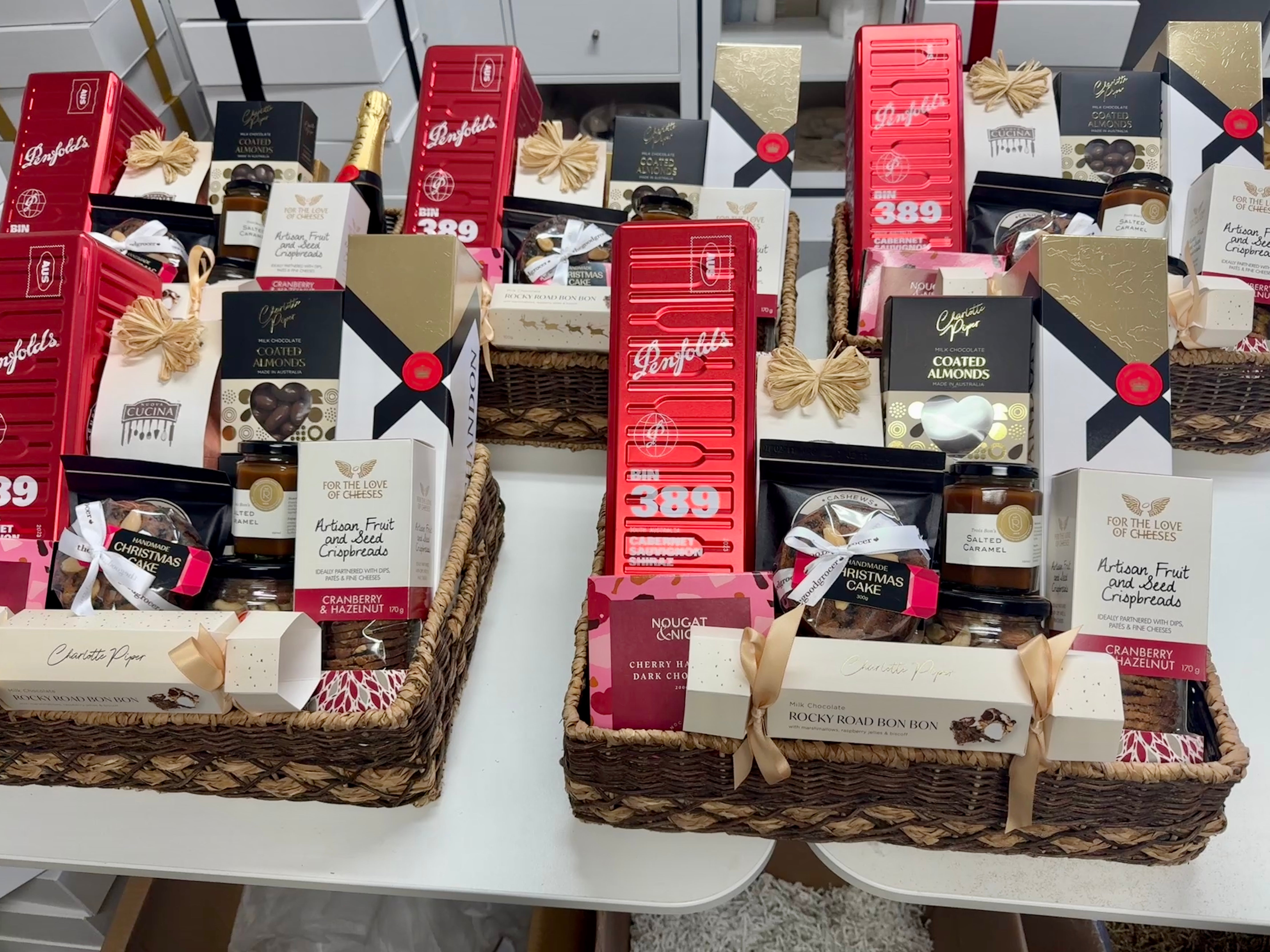 SUPER-ULTIMATE GIFT HAMPER