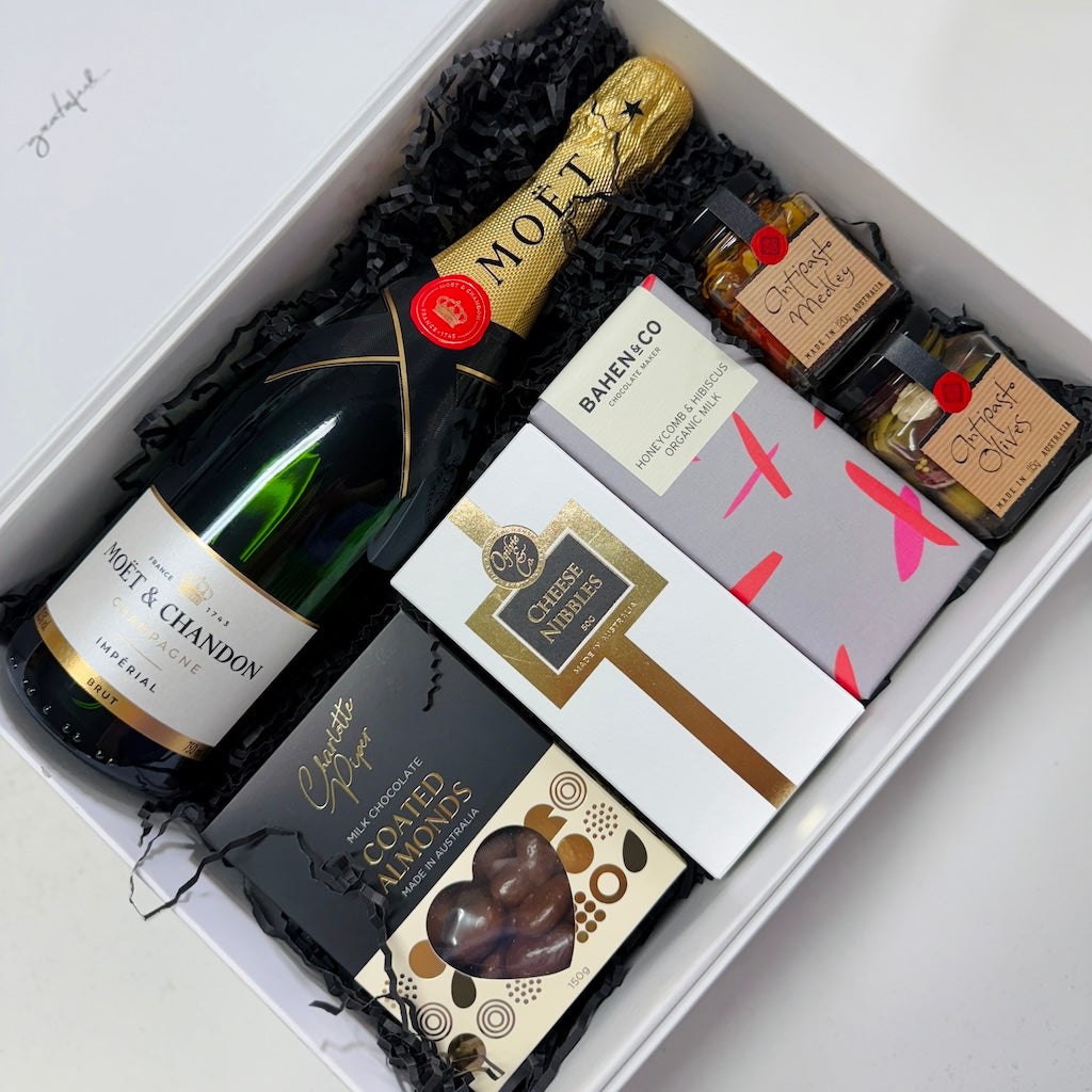 LUXURY MOËT HAMPER